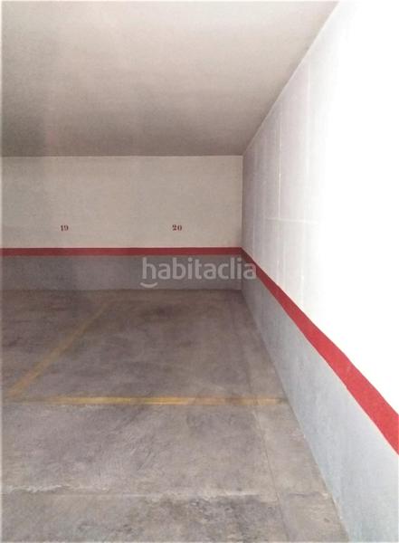 Foto b9940f27-84c7-4118-b413-7d822f77eb4b. Aparcament cotxe a Moncada