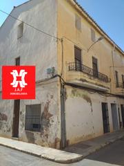Casa adossada  Calle algemesí. J.a.f inmobiliaria dispone a la venta de esta casa de pueblo ado
