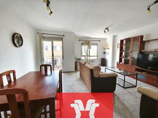 Pis  Calle de barcelona. Se vende piso en moncada.en tercera planta.buena ubicación