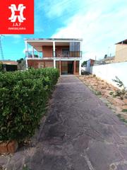 Xalet a Moncada. J.a.f inmobiliaria vende chalet en moncada en el residencial de