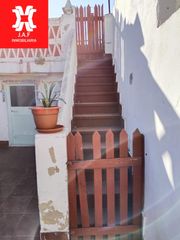 Casa adossada a Moncada. J.a.f inmobiliaria vende planta baja en moncada. buena calidadpr