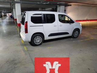 Aparcament cotxe a Calle Puntarro