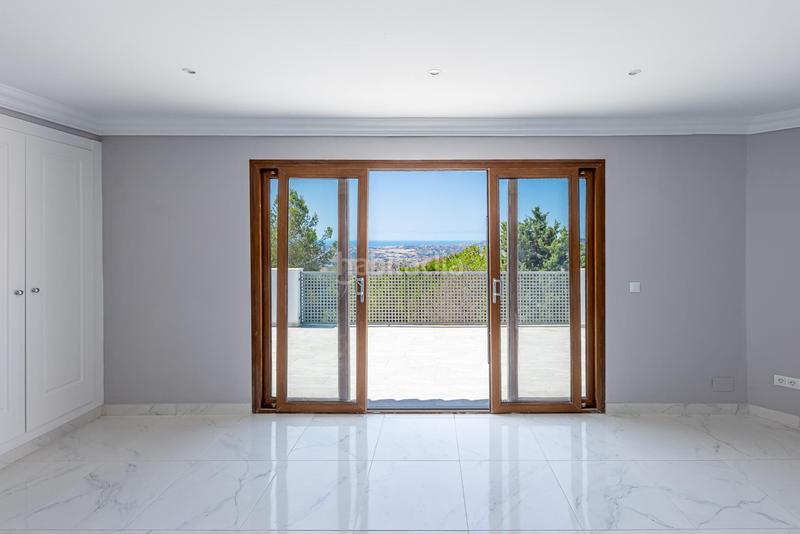 Foto ce6ef26e-d5f5-42a9-9b1b-60b2288dd994. Chalet avec parking piscine dans Valtocado - La Alquería - La Atalaya Mijas