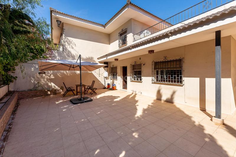 Foto a5d507fa-7184-480d-9a1f-a4db1a5cbe3f. Chalet mit parking pool in Mayorazgo Málaga