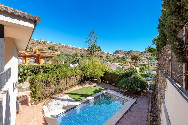 Foto c10da2ef-ed5e-455f-b0f7-f78f7c3f9364. Chalet mit parking pool in Mayorazgo Málaga