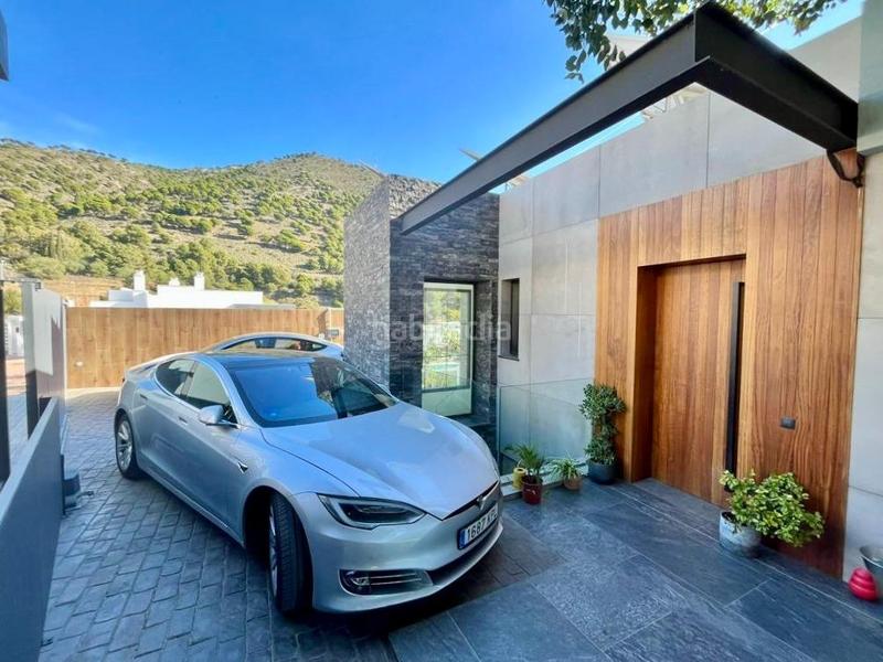 Foto 64195ff9-a737-45e7-ada7-8e34abe47590. Chalet vendemos una elegante y moderna villa con impresionantes vistas al mar en Mijas