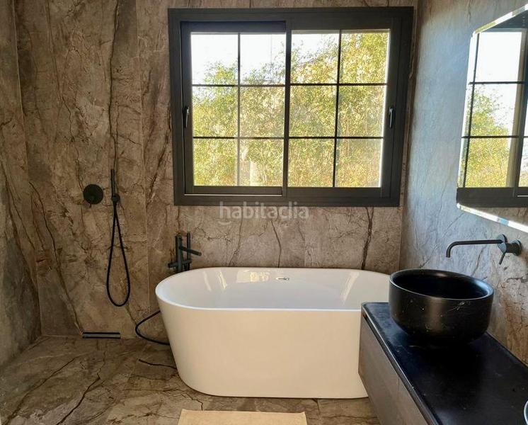 Foto 9eb7afb7-9066-490c-b4de-4ecc510cdf63. Chalet vendemos una elegante y moderna villa con impresionantes vistas al mar en Mijas