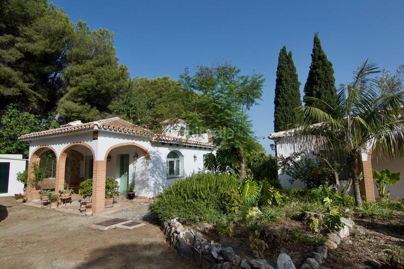 Foto 16c4d179-e41c-4962-9d96-edf96b5228ef. Chalet mit parking in Centro Alhaurín el Grande