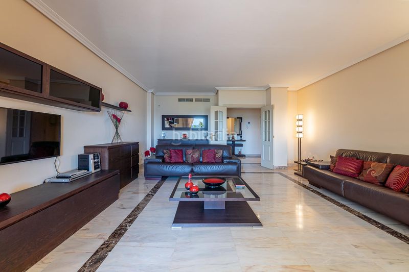Foto 1e1abf4e-41c9-4b97-84ef-78e3b1a8714d. Apartament amb calefacció aparcament piscina a Zona Centro Comercial Torrequebrada Benalmádena