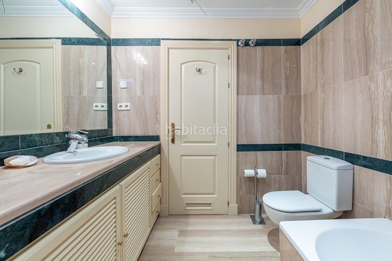 Foto 27c55b54-4de5-4c72-8a71-5d86d4d9bfcf. Apartament amb calefacció aparcament piscina a Zona Centro Comercial Torrequebrada Benalmádena