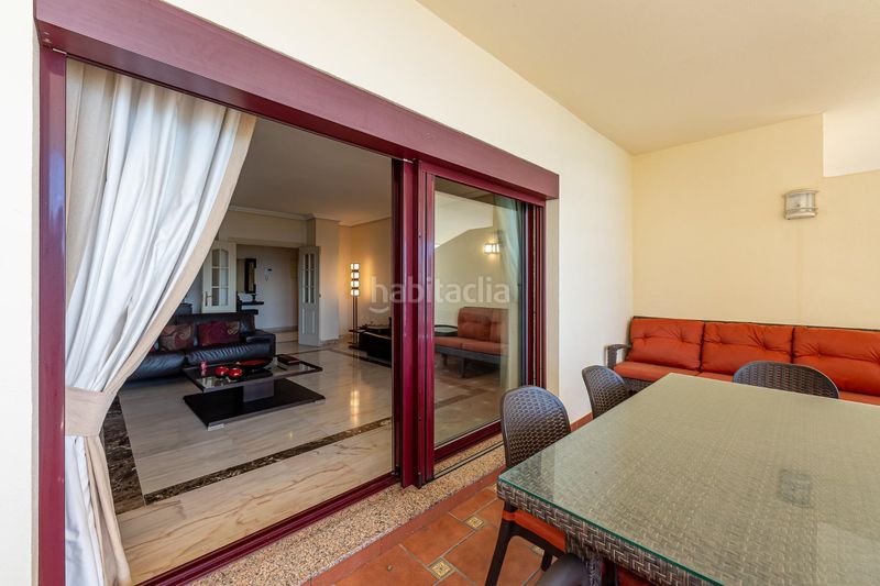 Foto 7e543e4f-356f-4279-b08e-f10fb017adff. Apartament amb calefacció aparcament piscina a Zona Centro Comercial Torrequebrada Benalmádena