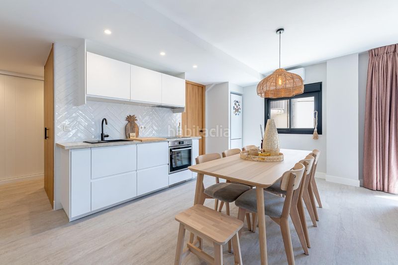 Foto 2d578277-32c1-477e-a331-c4f8a6568d4a. Apartament amb calefacció a La Carihuela - Los Nidos Torremolinos