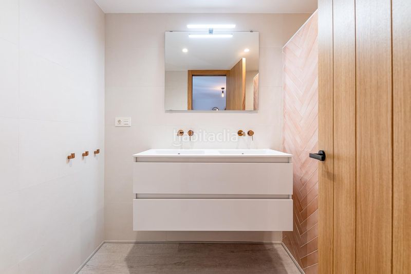 Foto 58e5abb3-6677-45dc-a821-db39a95885f3. Apartament amb calefacció a La Carihuela - Los Nidos Torremolinos