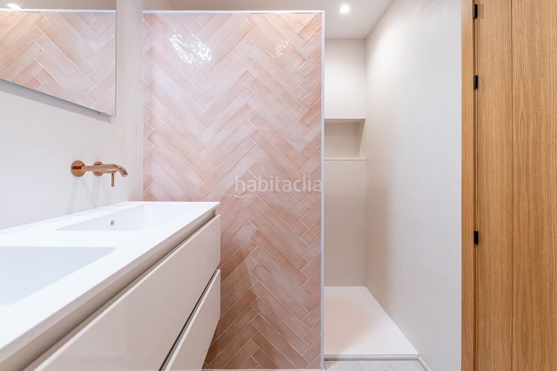 Foto 5f4760d9-2340-45ba-9b35-b41c24779485. Apartament amb calefacció a La Carihuela - Los Nidos Torremolinos