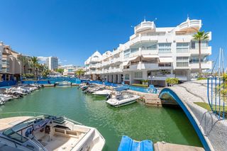 Apartament a Puerto Marina. Exclusivo apartamento de diseño en isla poniente  puerto marina,