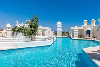 Apartamento en Puerto Marina. Exclusivo apartamento de diseño en isla poniente  puerto marina,