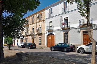 Pis a Calle manuel pardo 4. Piso con cuatro dormitorios, salón-comedor, cocina, baño y hall