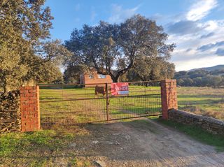 Finca r�stica  N/a. Finca r�stica con construcci�n en madro�era