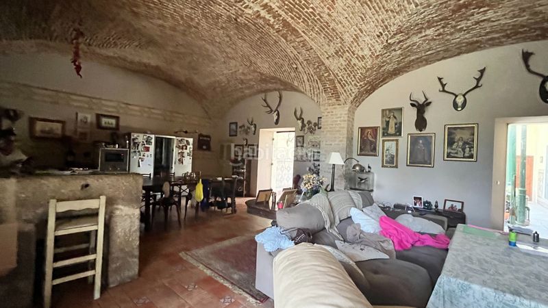 Foto 3b2e5ee3-b263-4fbc-8b85-d1816970f80b. Casa amb xemeneia aparcament a Trujillo
