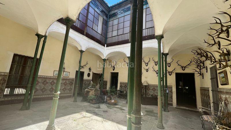 Foto 45a14de8-e2a0-43f2-820b-65102fb15307. Casa amb xemeneia aparcament a Trujillo