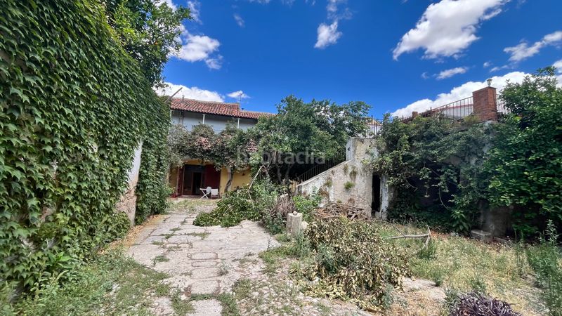 Foto 566d28c6-8b31-4a07-b2d8-fcf2f883e615. Casa amb xemeneia aparcament a Trujillo