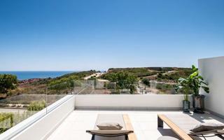 Xalet a Casares pueblo. Asombrosa villa de lujo con piscina, terraza y jardín en casares