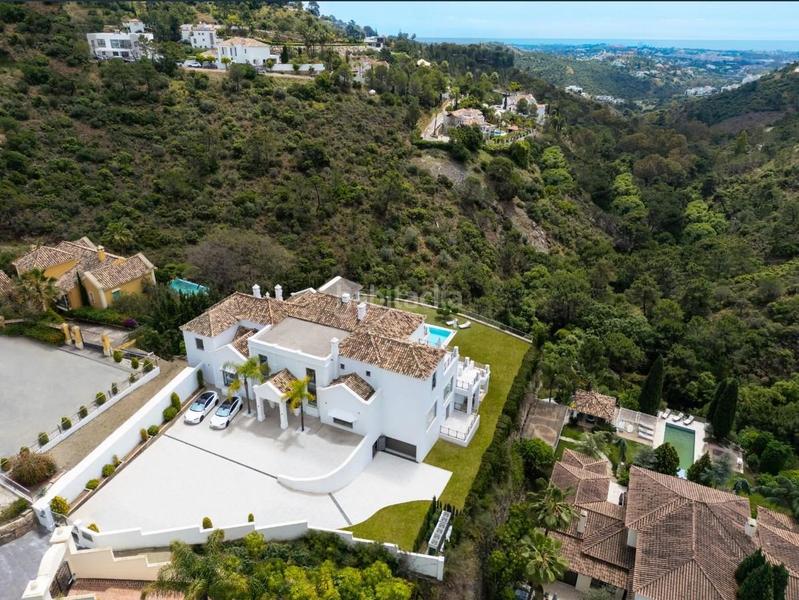 Foto d916067c-fbaf-43f5-8acf-540e75b6877a. Xalet amb aparcament a La Quinta Benahavís