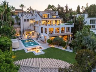Chalet in Las Brisas. Magnificent 5level mansion in nueva andalucía