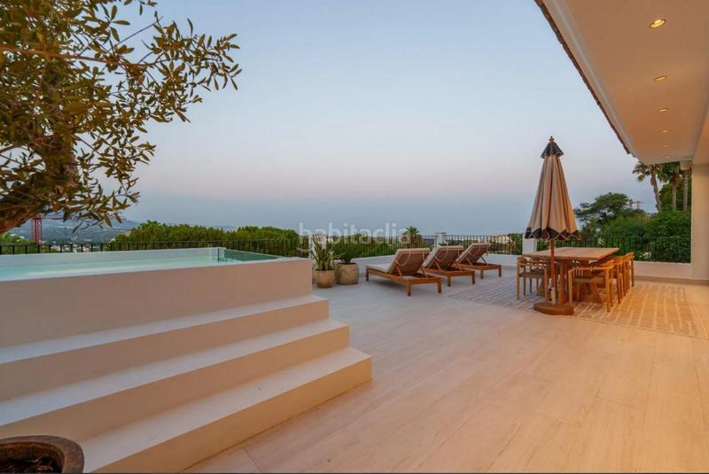 Foto 32221212-b77f-413a-ba63-41037f295ca6. Chalet mit parking in Las Brisas Marbella