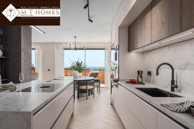 Foto 4a71bb34-2b06-4939-829e-729b571ccced. Apartment with parking in Los Naranjos Marbella