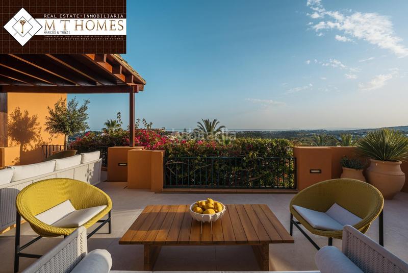 Foto a7e6d8e7-b13a-4f0f-9eb3-42a6a3a23658. Apartment with parking in Los Naranjos Marbella