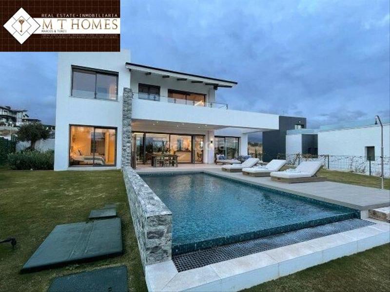 Foto 53bb38b9-2244-4608-bb3a-e0c91d511d37. Chalet with parking pool in campo de Mijas Mijas