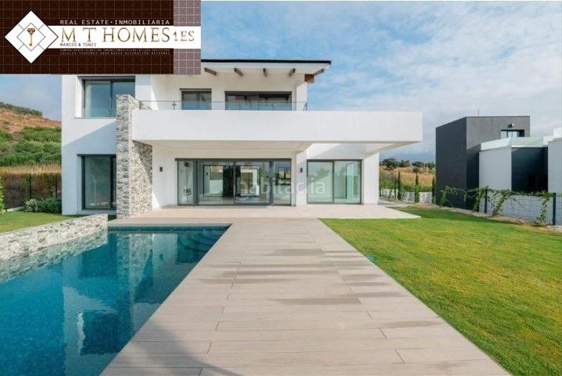 Foto d7d61b80-0081-4c0c-967e-f2651d07bbb4. Chalet with parking pool in campo de Mijas Mijas