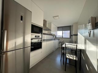 Lloguer Pis  Plaza san martin. Apartamento listo para entrar a vivir, cerca del tranvía y con p