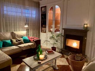 Pis  Calle mahón. Amplio piso con salón con chimenea y excelente orientación sur