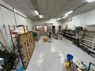 Lloguer Local Comercial  Calvario. Oportunidad única alquila un espacioso local en murcia con mes d