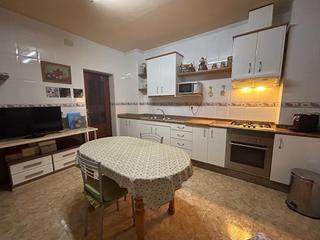 Casa  Calle fuensanta. Oportunidad de inversión en el puntal casa con potencial de ampl