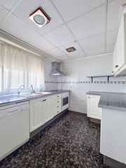 Piso en Beniparrell. Piso con tres habitaciones ideal para actualizar en beniparrell