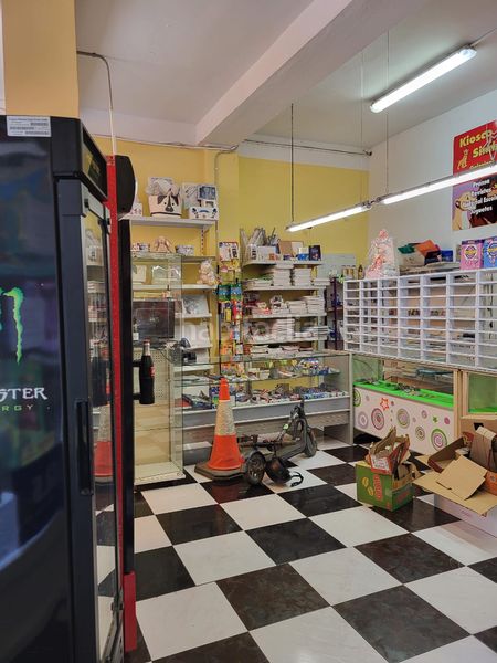 Foto a1069287-1a1e-463a-83fa-dc5646cc6e2a. Traspàs local comercial a Silla