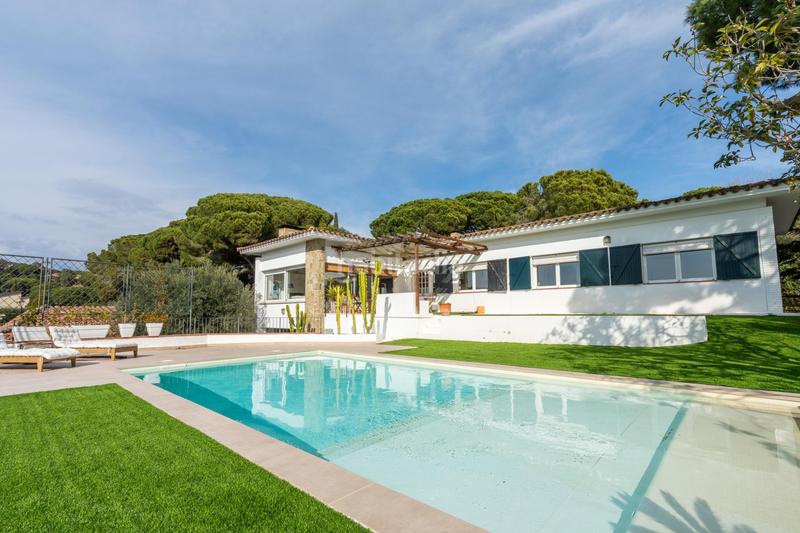 Foto 664d2a76-020b-4771-a4f8-b7d56880aa86. Chalet con riscaldamento parcheggio piscina in Montalnou - Milans del Bosc Sant Vicenç de Montalt