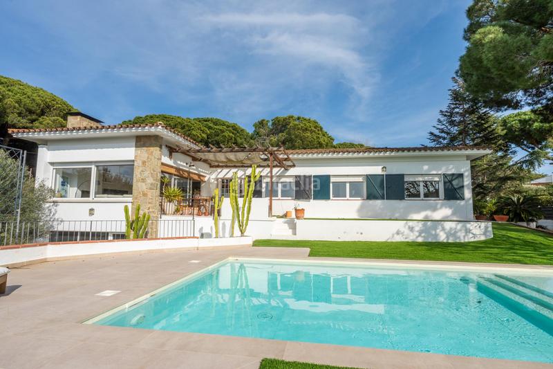 Foto adfe9e4a-811d-4adb-8fff-d8821809b2b3. Chalet con riscaldamento parcheggio piscina in Montalnou - Milans del Bosc Sant Vicenç de Montalt