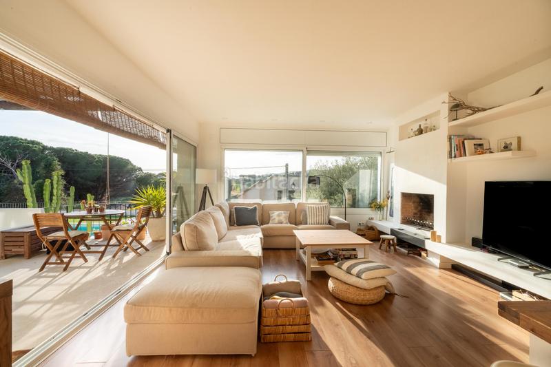 Foto d303cdc7-2314-452f-8d51-fe28daee8b09. Chalet con riscaldamento parcheggio piscina in Montalnou - Milans del Bosc Sant Vicenç de Montalt