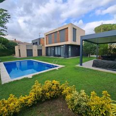 Affitto Chalet in Montalnou - Milans del Bosc. Torre de diseño soleada cerca del pueblo con vistas al mar