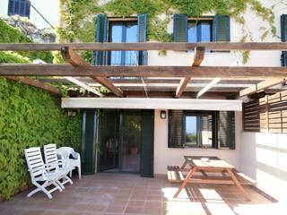 Casa adosada en Sant Vicenç Centre. Casa adosada en el centro del pueblo asoleada y con vistas al ma Casa adosada en Sant Vicenç Centre. Casa adosada en el centro del pueblo asoleada y con vistas al ma