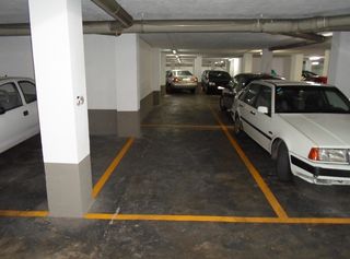 Lloguer Aparcament cotxe a Carrer de polo y peyrolón 32. Plaza de garaje mediano zona aragón.