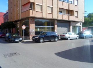 Lloguer Local Comercial a Plaza maestro iborra 1. Ubicación inmejorable en chaflán, local en el centro de moncada