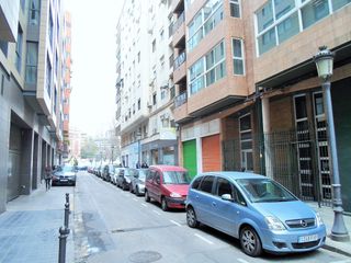 Lloguer Aparcament cotxe a Carrer del periodista josé ombuen 4