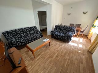 Rent Flat in Carrer de sant ramon 32. "disponible a partir de julio". "inmejorable para estudiantes"
