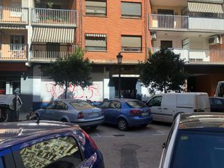 Local Comercial a Carrer de la ciutat de mula 13. Local comercial de 120 m2 junto a las avenidas aragón y cardenal