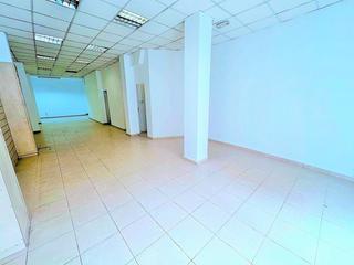 Business premise in Carrer Sant Antoni 102